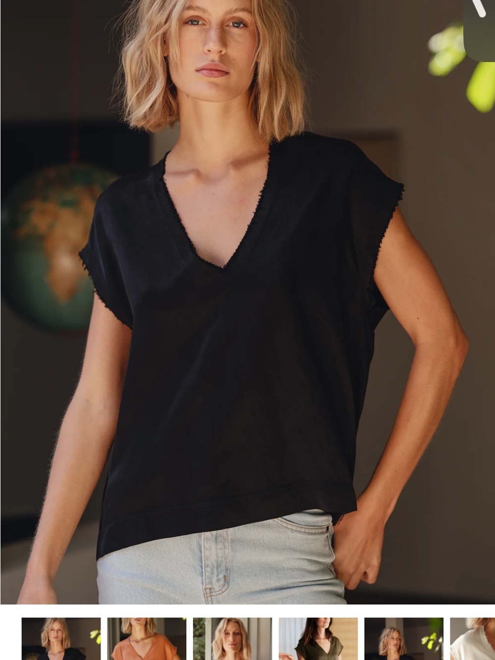Everyday V-Neck Boxy Blouse - Black